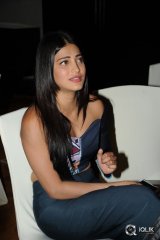 Shruti Haasan Interview About Srimanthudu